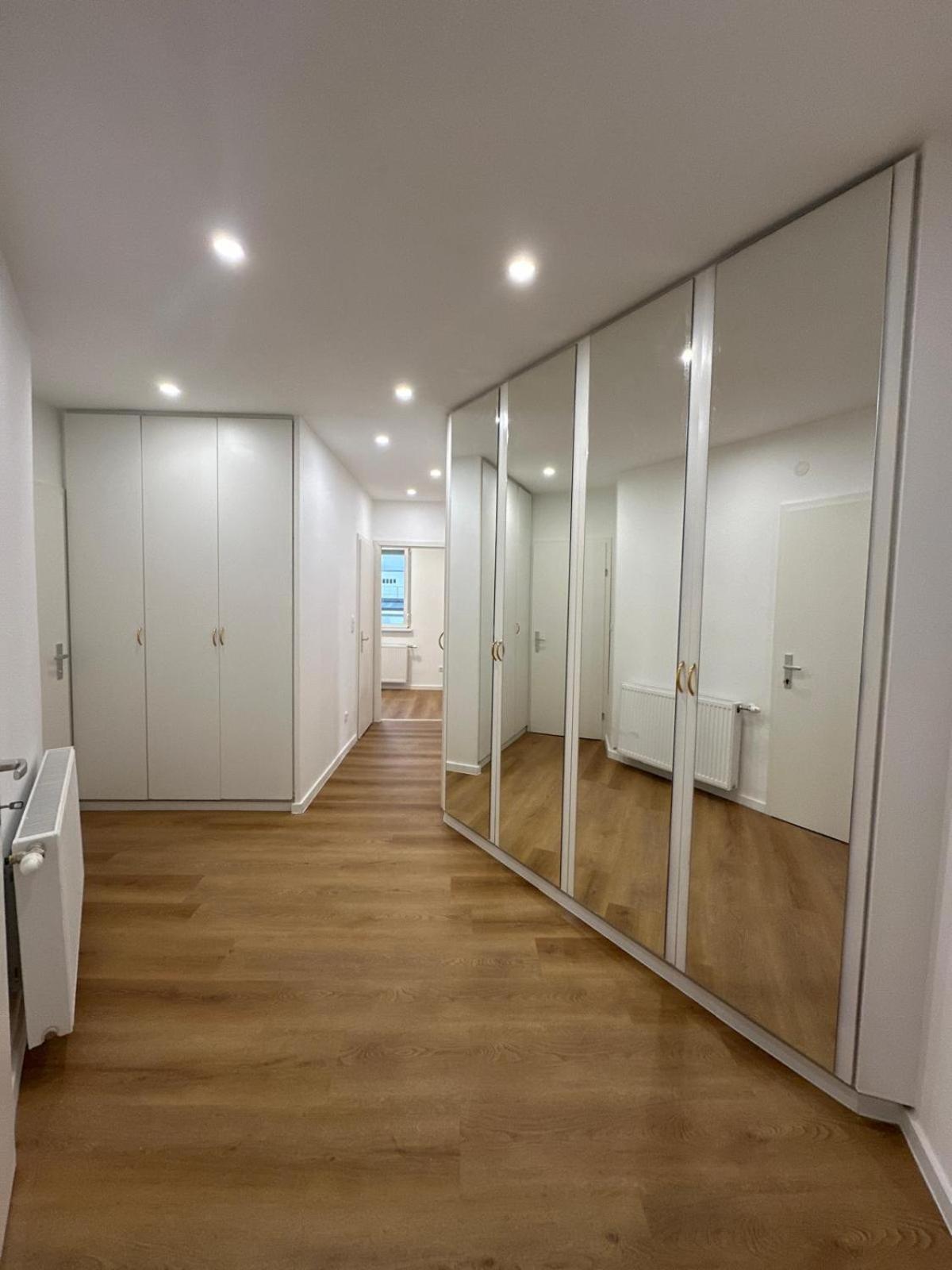 Rooftop Apartment, 10min To Center, Direct At Metro, Skyview Big Terrace! Apartment Wien